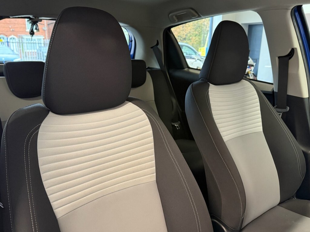 Used Toyota Yaris 2017 for sale - 76640392: Photo 3