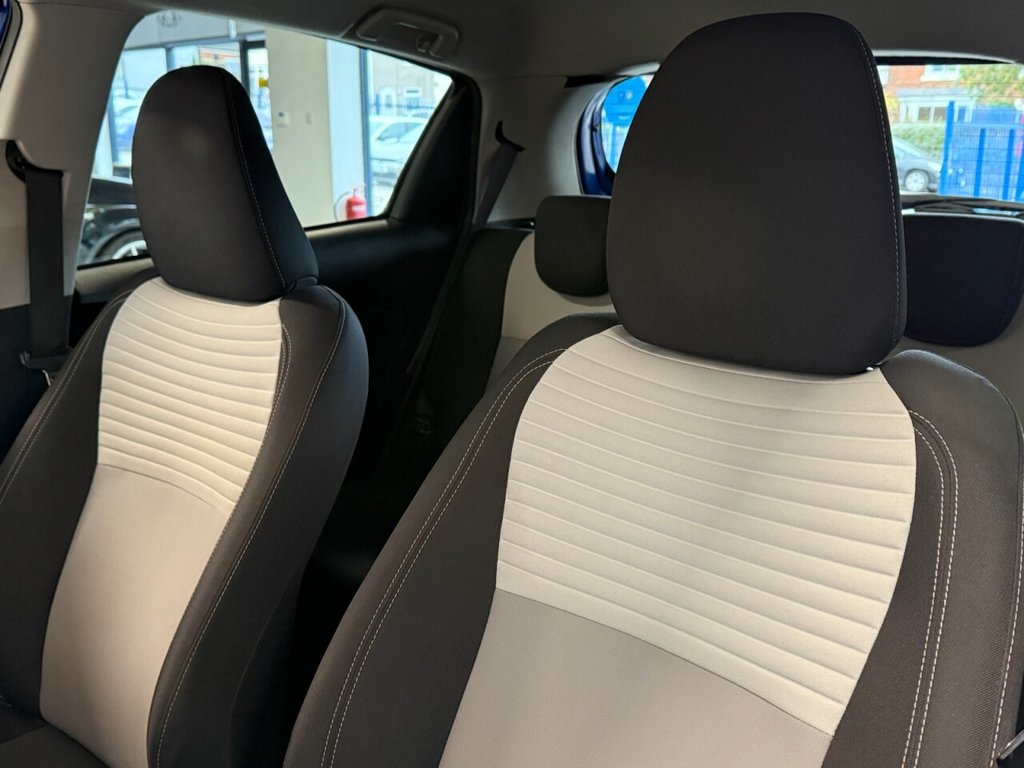 Used Toyota Yaris 2017 for sale - 76640392: Photo 38