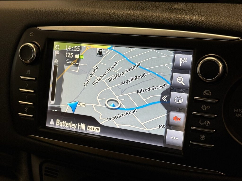 Used Toyota Yaris 2017 for sale - 76640392: Photo 7