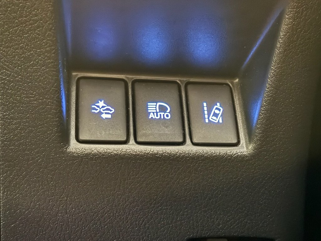 Used Toyota Yaris 2017 for sale - 76640392: Photo 9