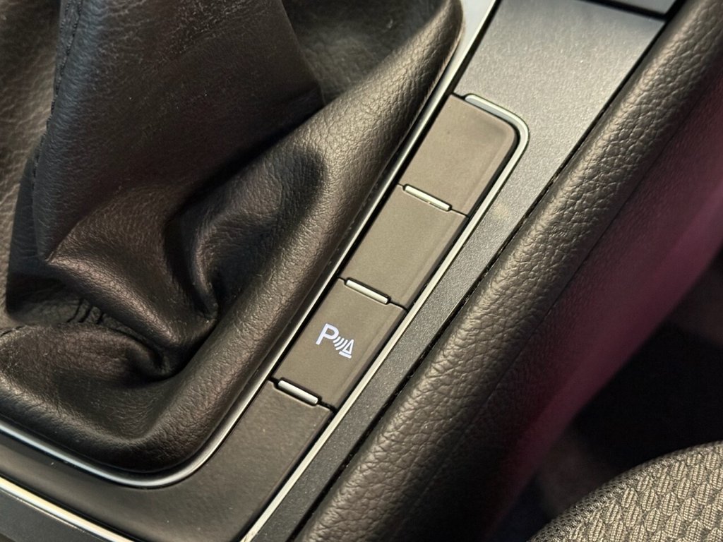 Used Volkswagen Golf 2018 for sale - 76640393: Photo 29