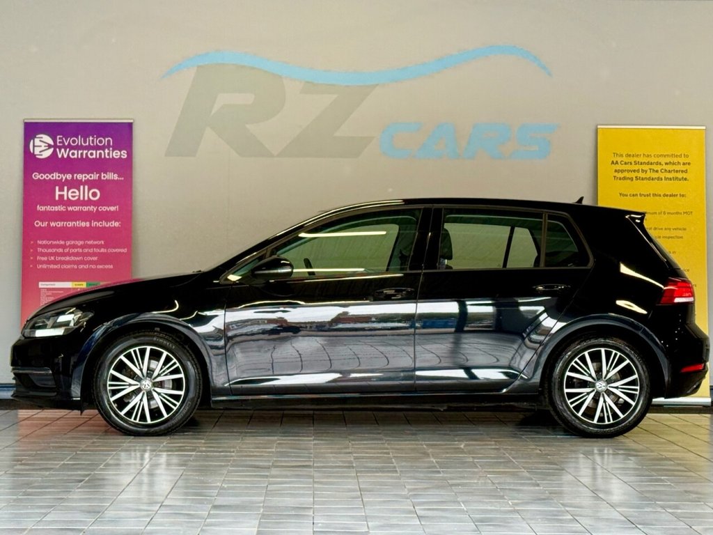 Used Volkswagen Golf 2018 for sale - 76640393: Photo 32