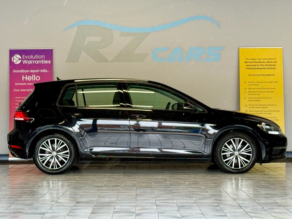 Used Volkswagen Golf 2018 for sale - 76640393: Photo 37