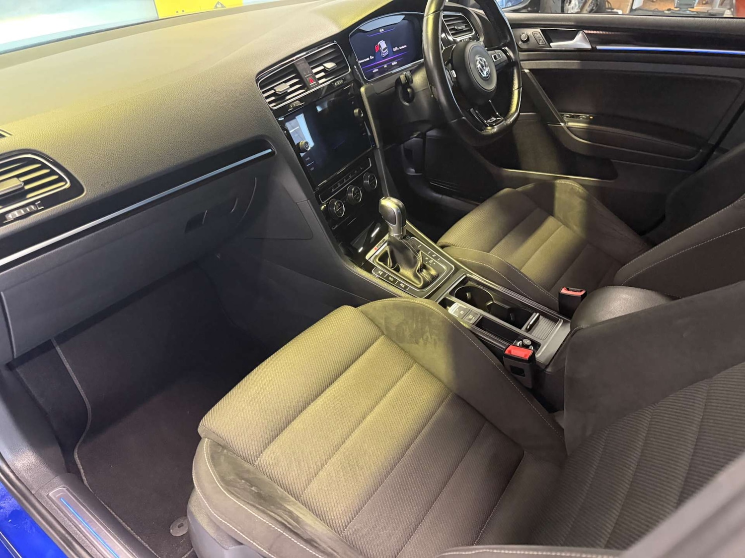 Used Volkswagen Golf 2017 for sale - 77394905: Photo 28