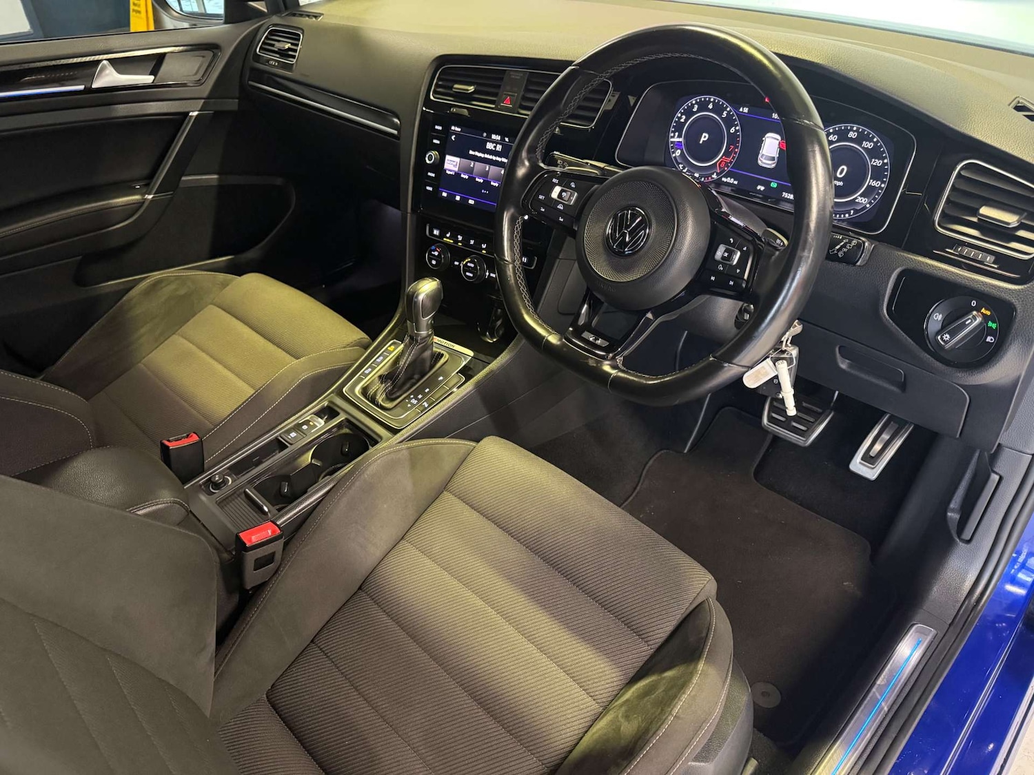 Used Volkswagen Golf 2017 for sale - 77394905: Photo 36