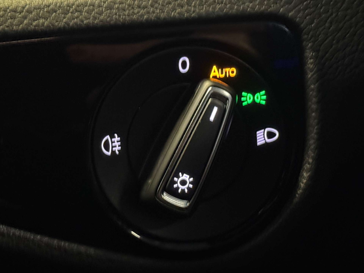 Used Volkswagen Golf 2017 for sale - 77394905: Photo 47