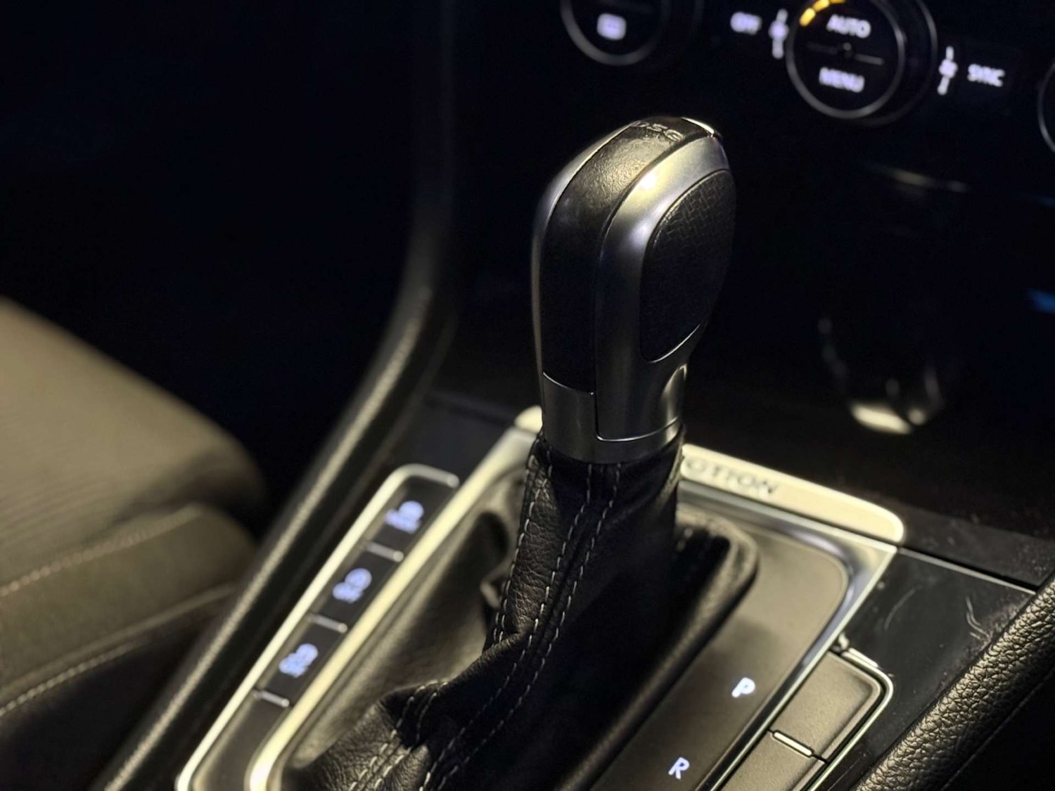 Used Volkswagen Golf 2017 for sale - 77394905: Photo 8