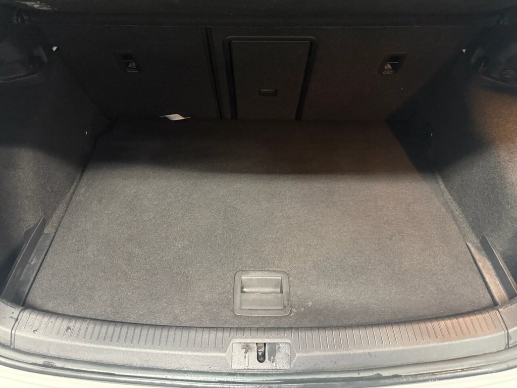 Used Volkswagen Golf 2018 for sale - 76640408: Photo 32