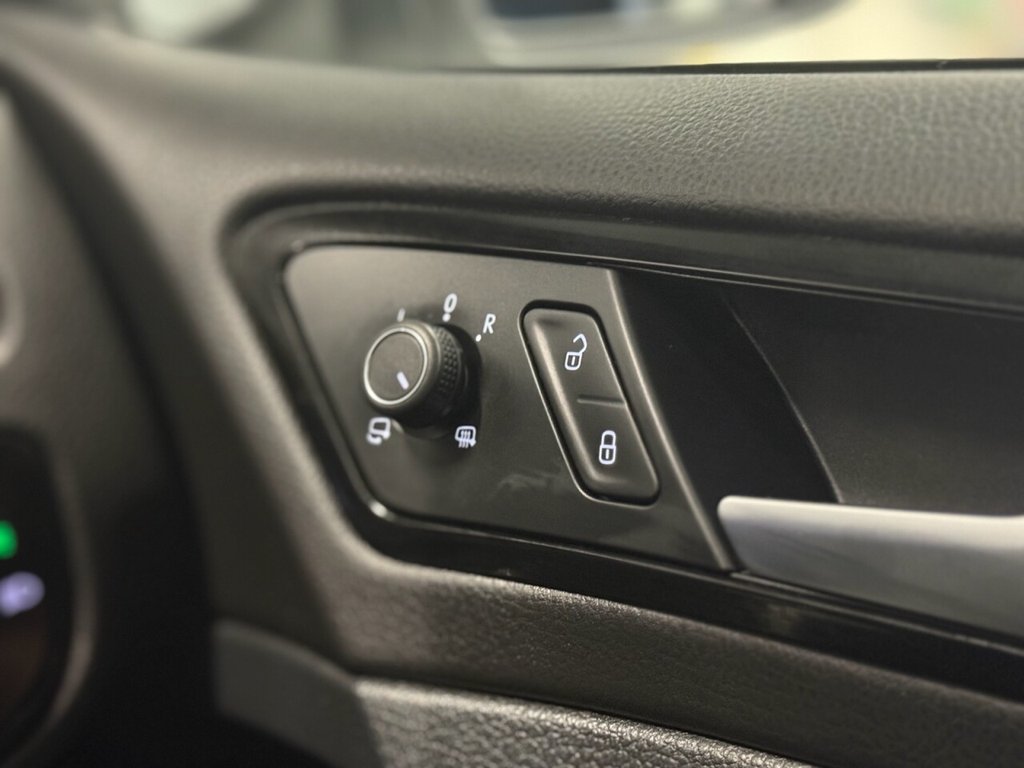 Used Volkswagen Golf 2018 for sale - 76640408: Photo 37