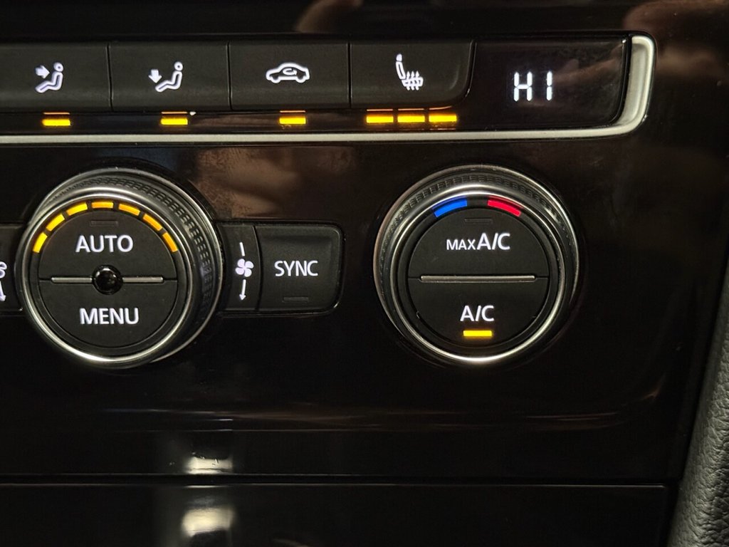 Used Volkswagen Golf 2018 for sale - 76640408: Photo 43