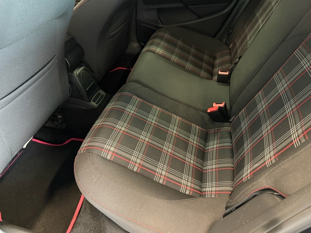 Used Volkswagen Polo 2017 for sale - 76640395: Photo 30