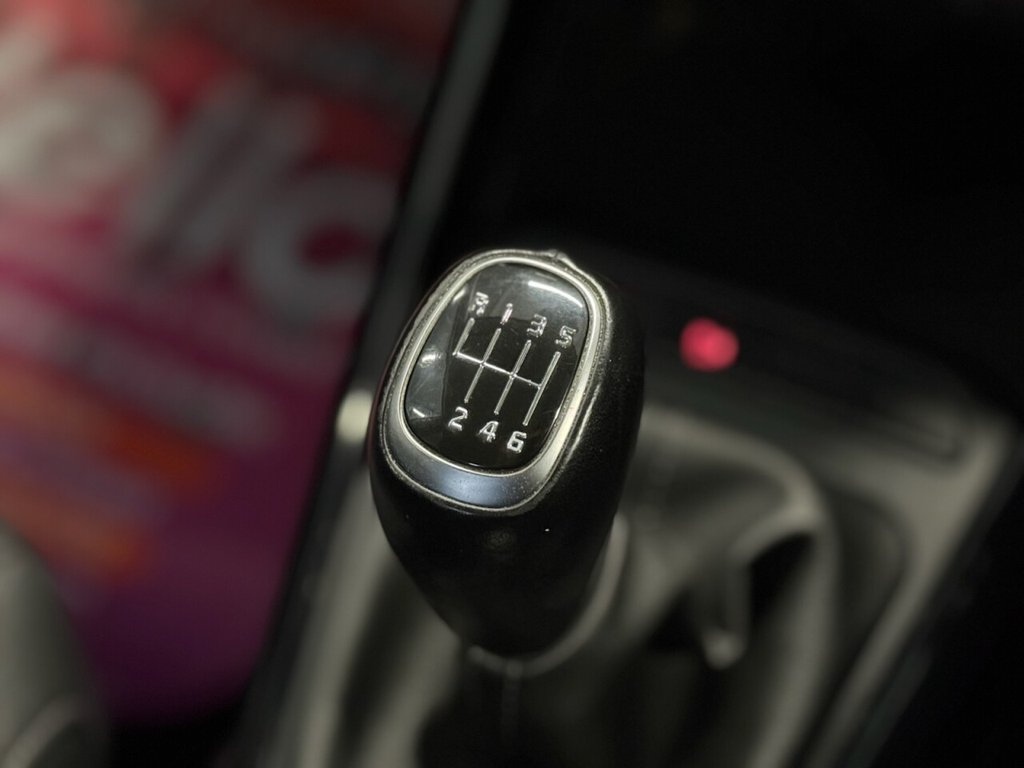 Used Kia Stonic 2020 for sale - 76640396: Photo 13