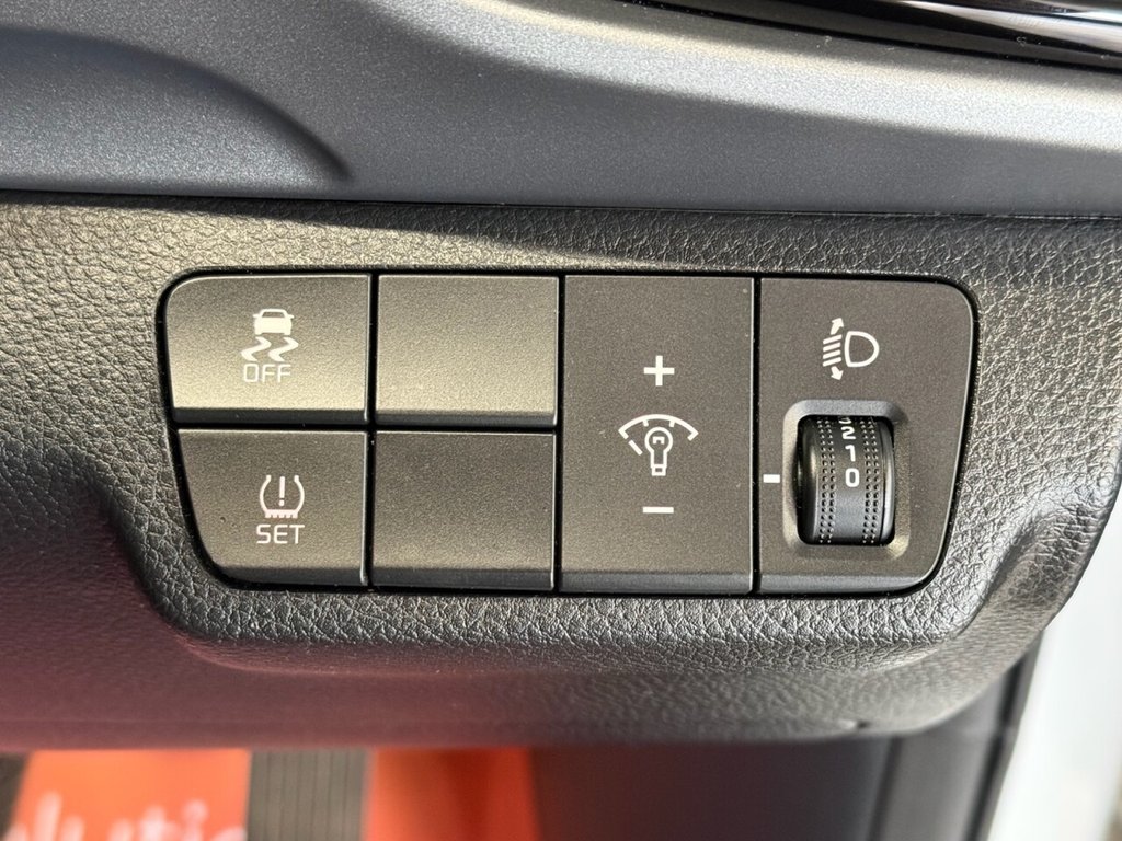 Used Kia Stonic 2020 for sale - 76640396: Photo 29