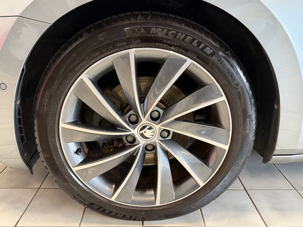 Used Skoda Superb 2019 for sale - 76640400: Photo 32