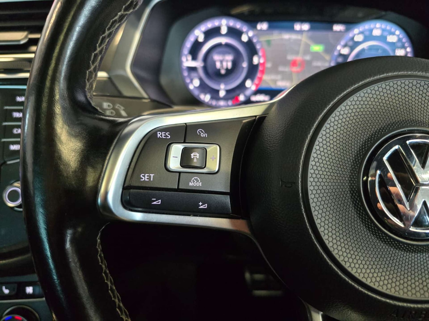 Used Volkswagen Tiguan 2017 for sale - 77483343: Photo 40