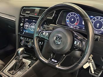 Used Volkswagen Golf 2018 for sale - 79640295: Photo