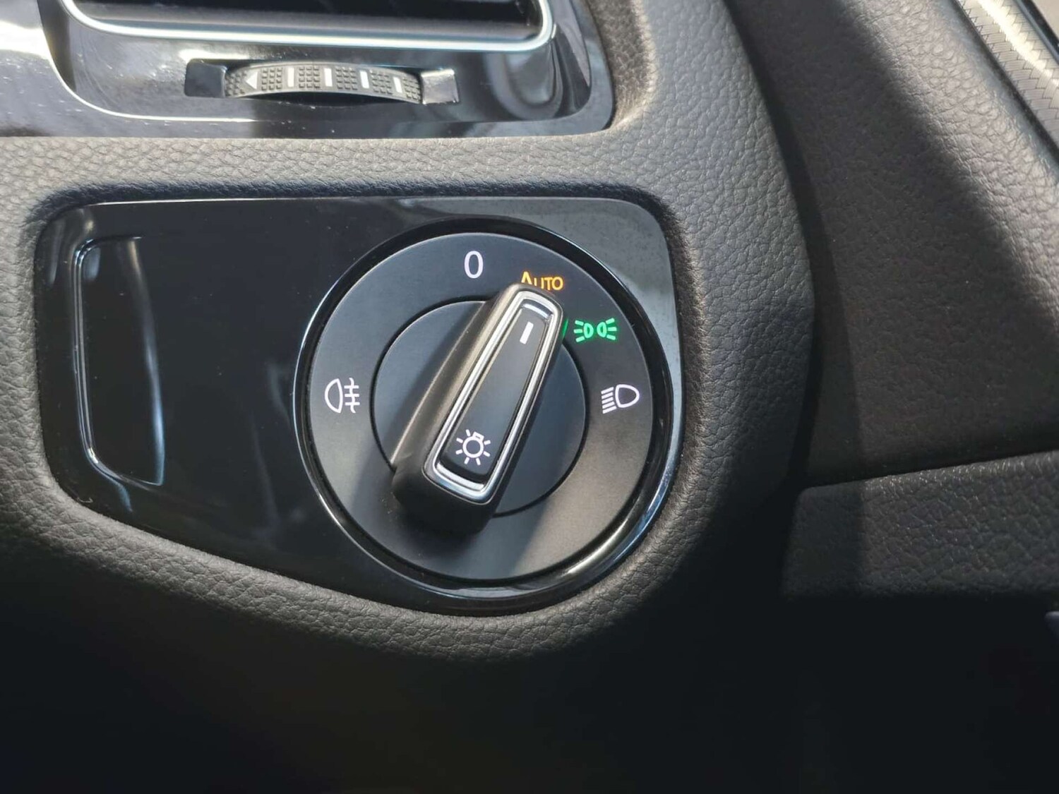 Used Volkswagen Golf 2018 for sale - 77906913: Photo 30