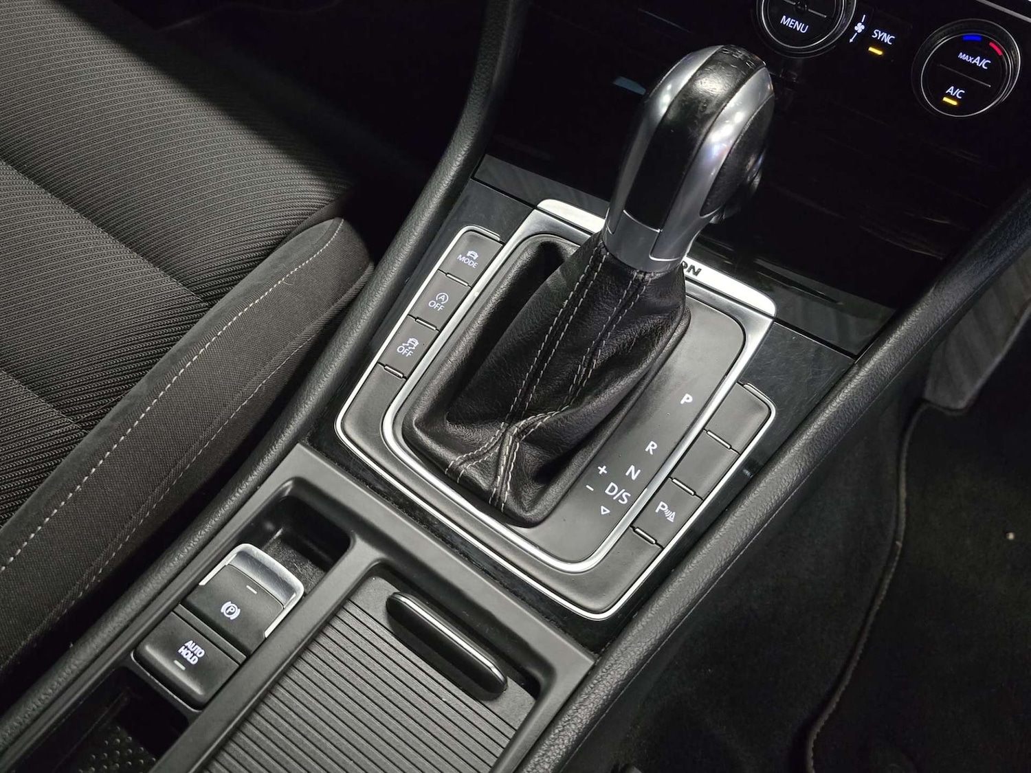 Used Volkswagen Golf 2018 for sale - 77319060: Photo 26