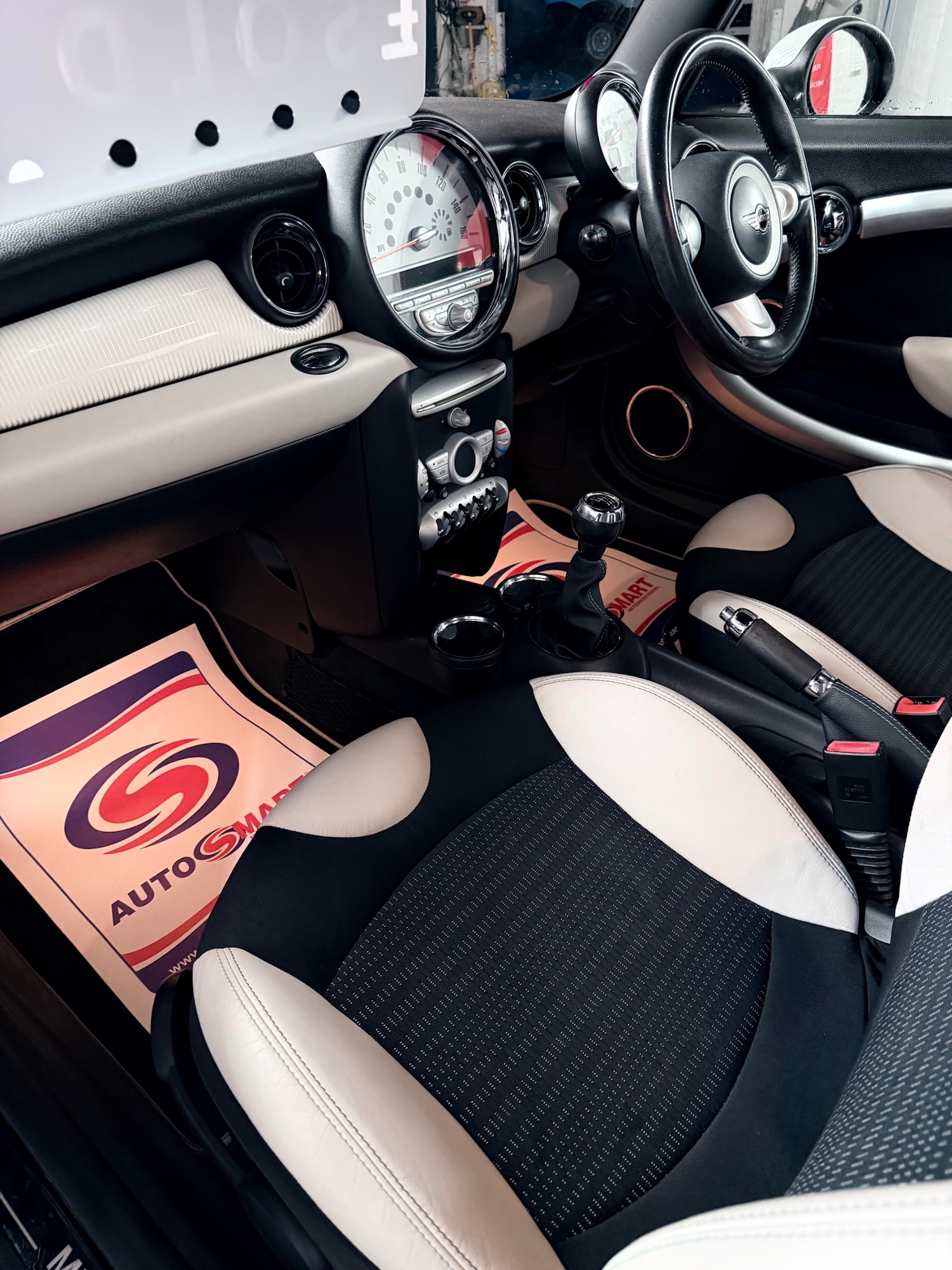 Used MINI Hatch 2010 for sale - 77240457: Photo 6