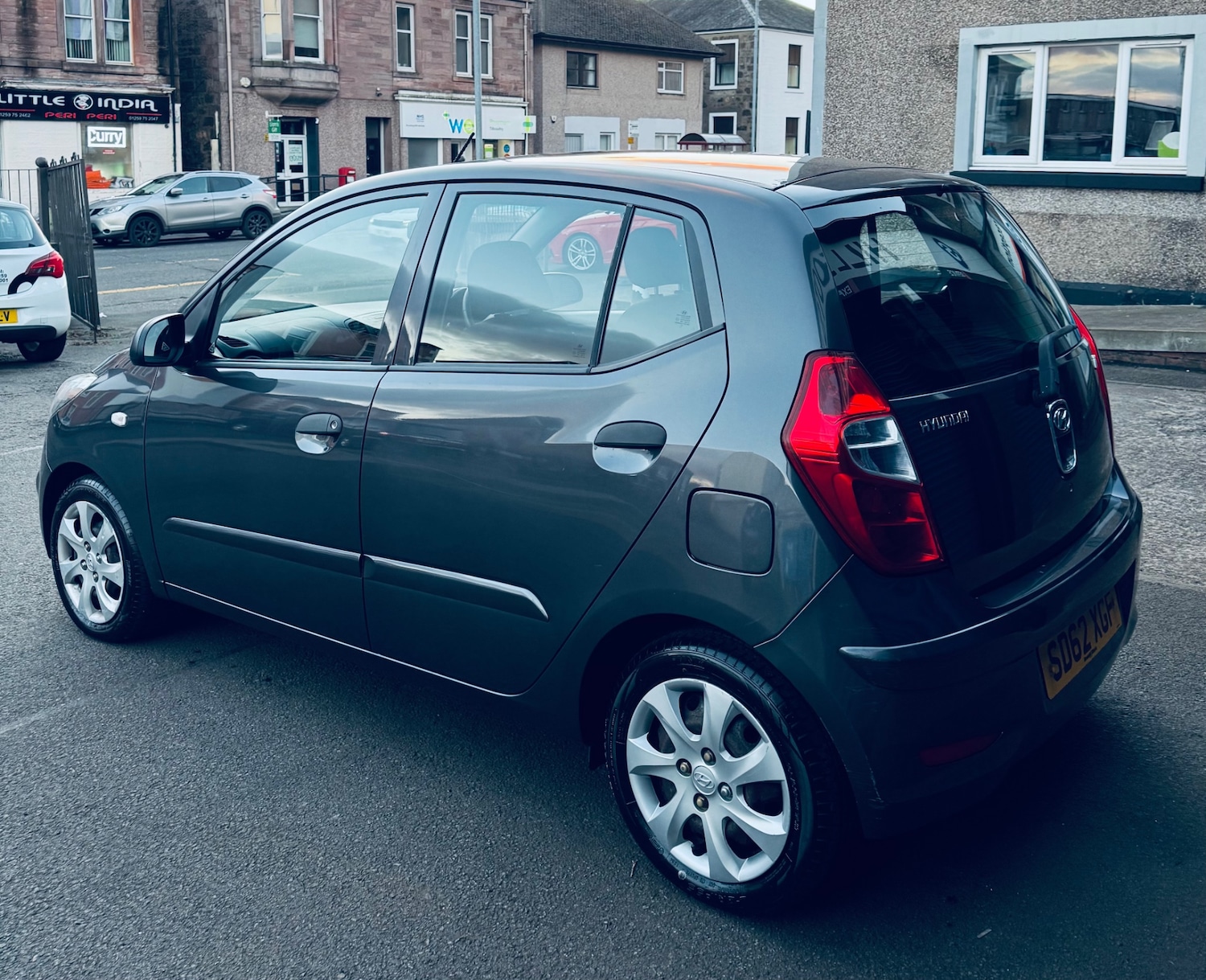 Used Hyundai i10 2012 for sale - 76595323: Photo 3