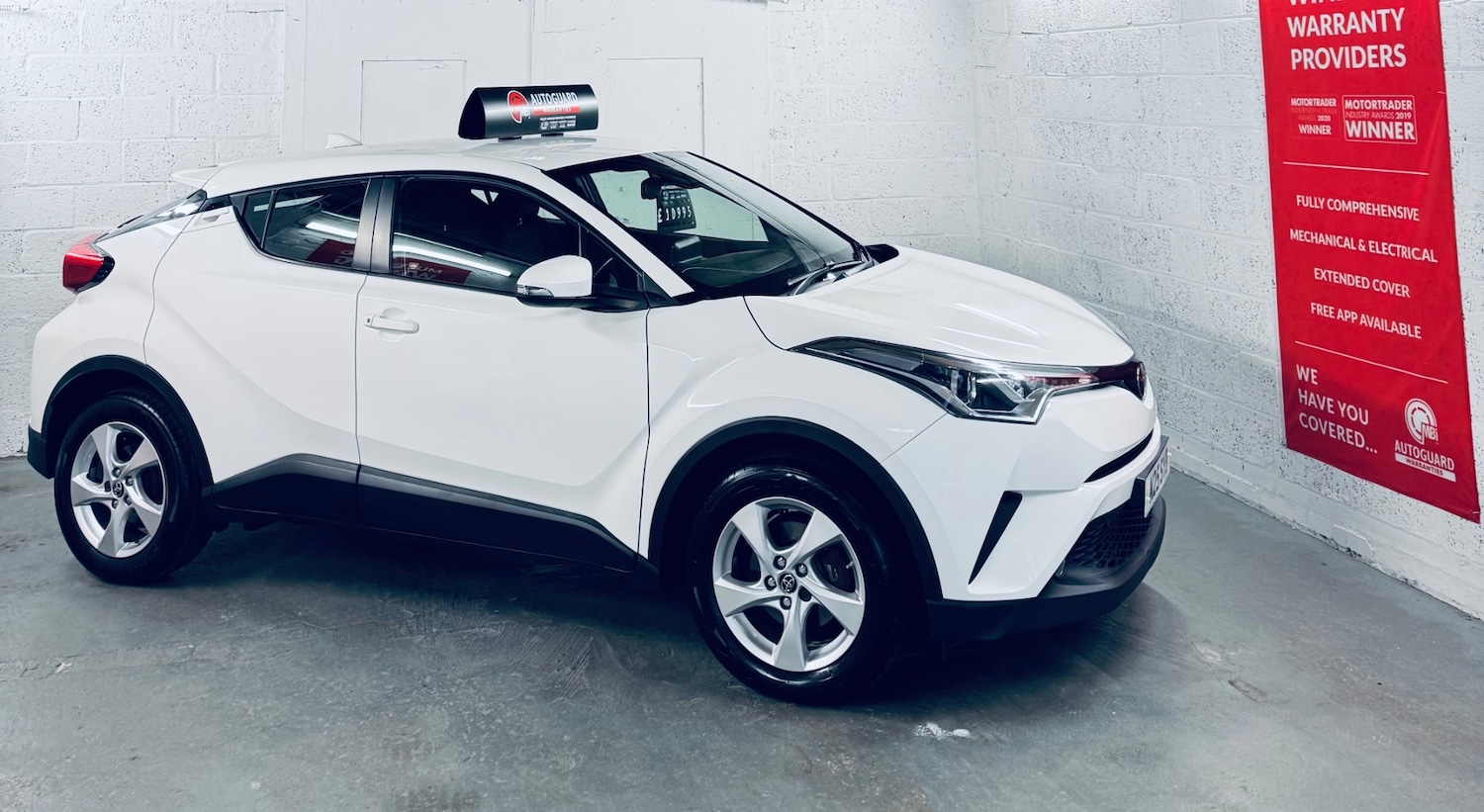 Used Toyota C-HR 2017 for sale - 76023140: Photo 1