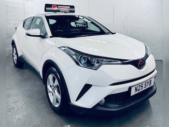 Used Toyota C-HR 2017 for sale - 76023140: Photo