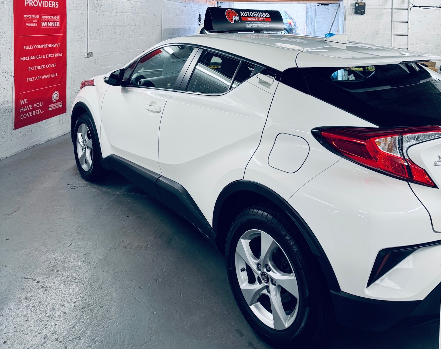 Used Toyota C-HR 2017 for sale - 76023140: Photo 3
