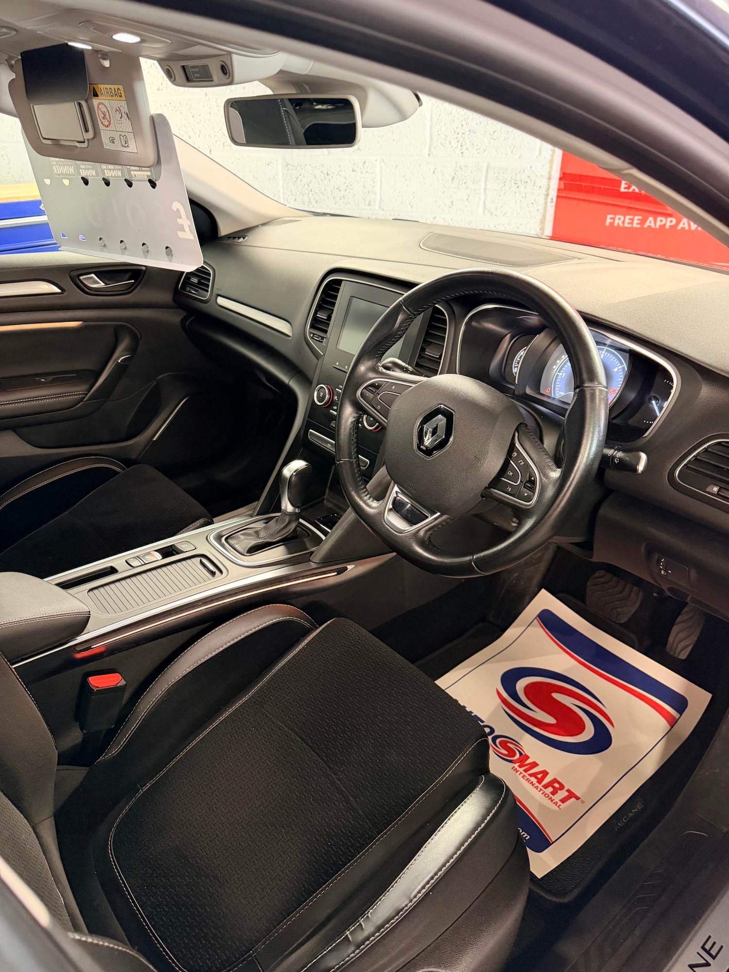 Used Renault Megane 2017 for sale - 77366867: Photo 4