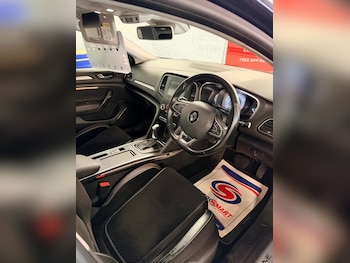 Used Renault Megane 2017 for sale - 77366867: Photo