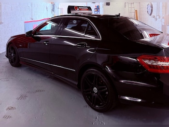 Used Mercedes-Benz E Class 2010 for sale - 79469178: Photo