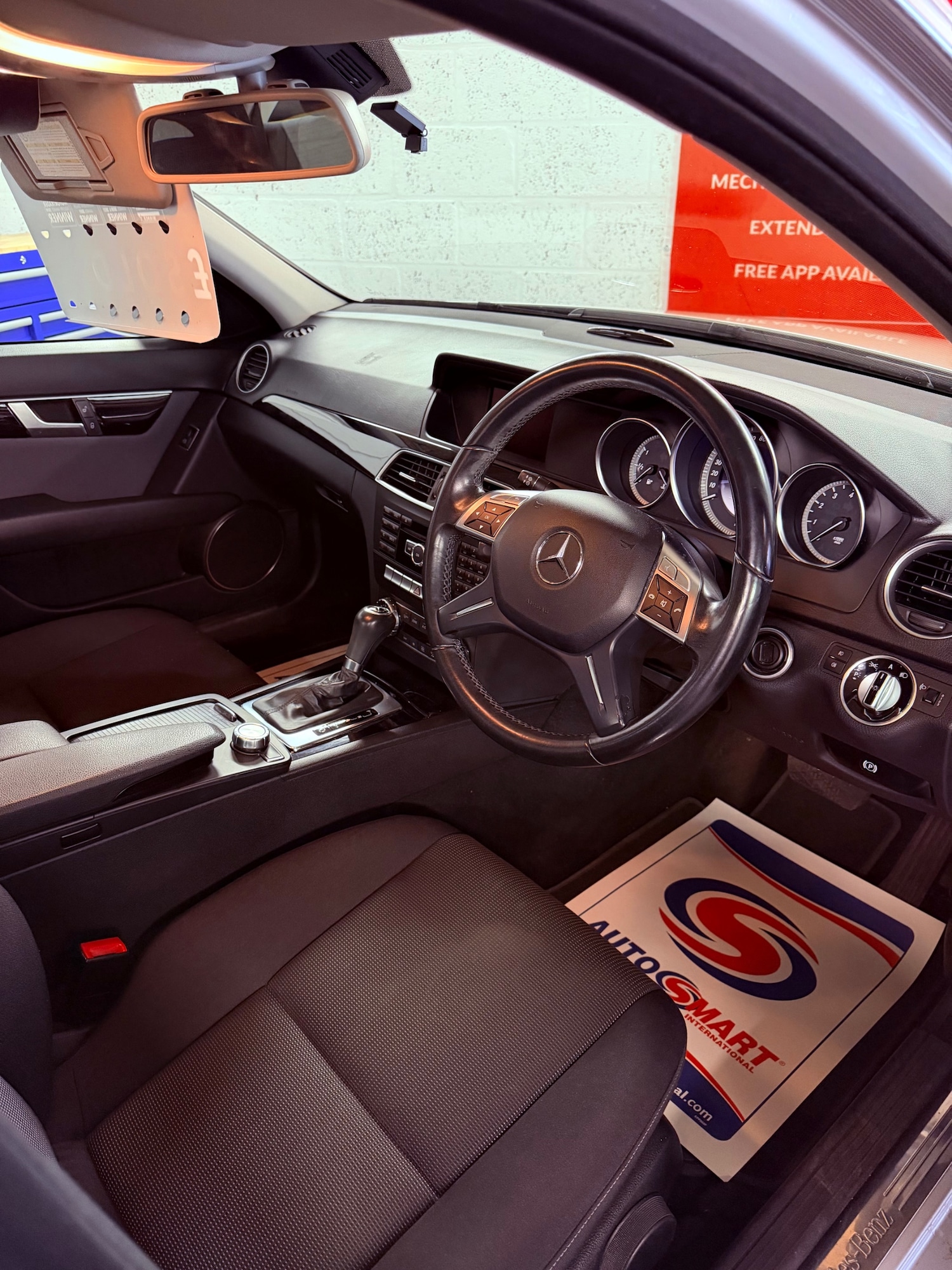 Used Mercedes-Benz C Class 2011 for sale - 78146100: Photo 4