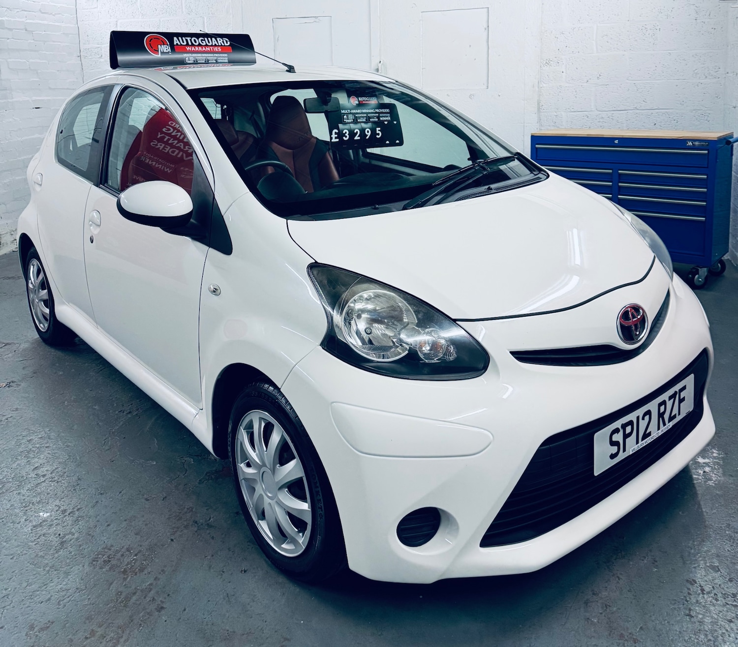 Used Toyota AYGO 2012 for sale - 76948281: Photo 2