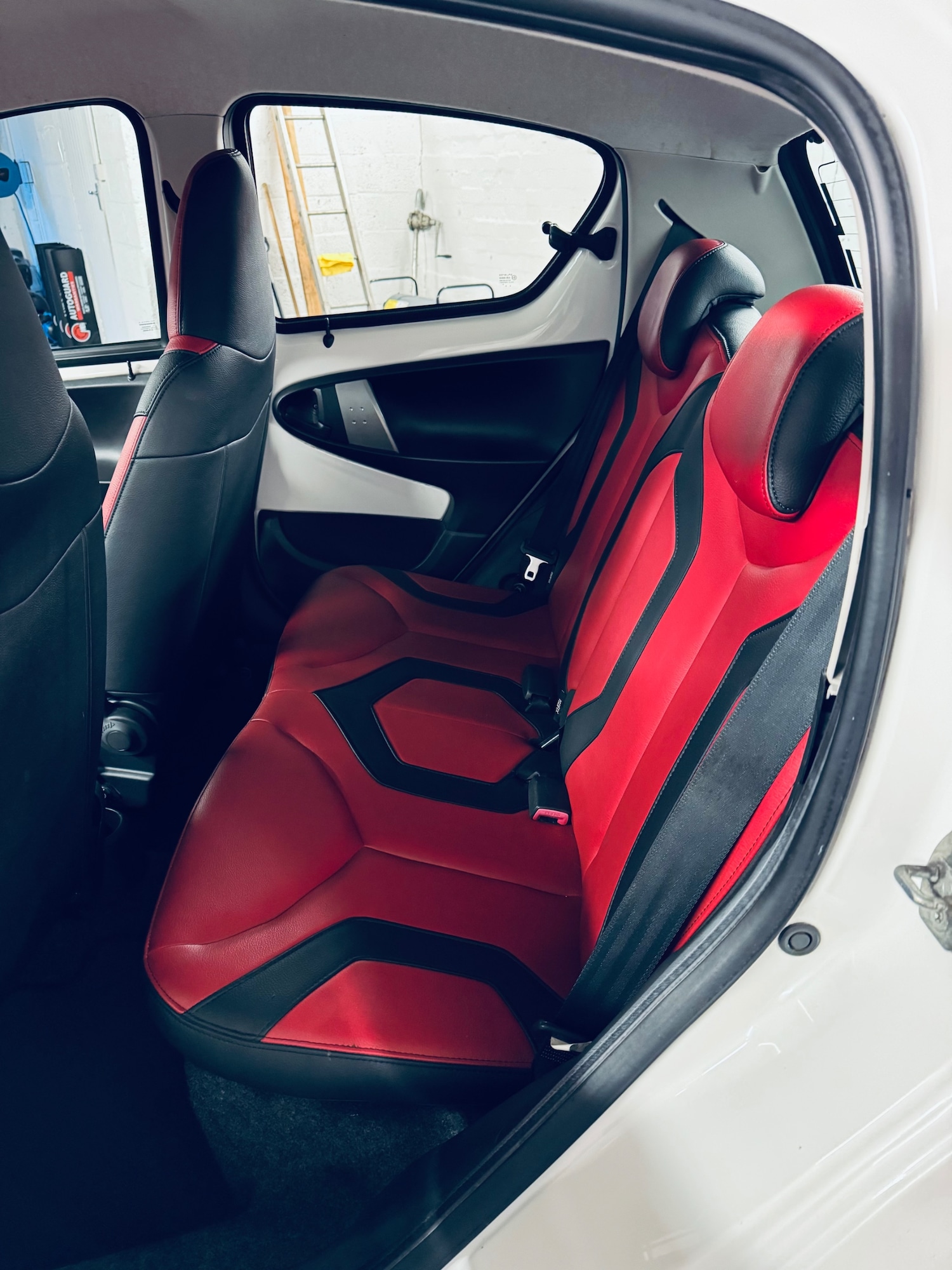 Used Toyota AYGO 2012 for sale - 76948281: Photo 7