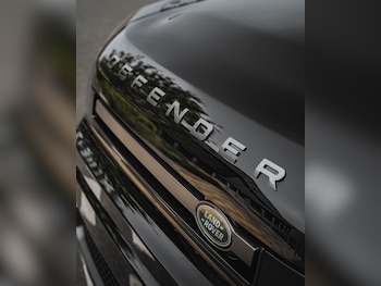 Used Land Rover Defender 90 2022 for sale - 76793628: Photo