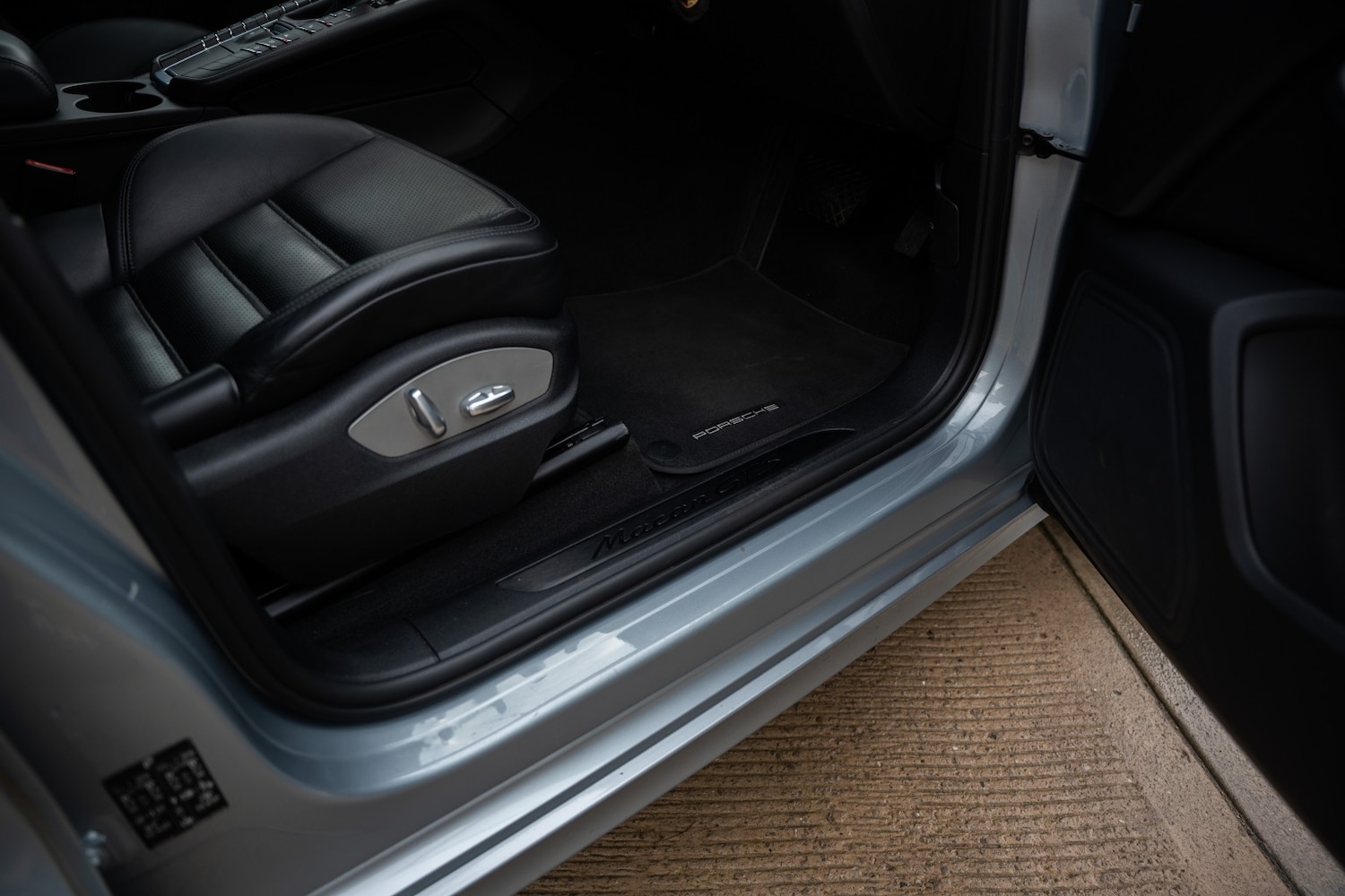 Used Porsche Macan 2020 for sale - 76497441: Photo 12