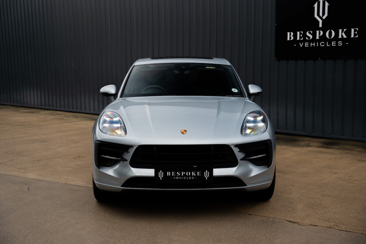 Used Porsche Macan 2020 for sale - 76497441: Photo 3