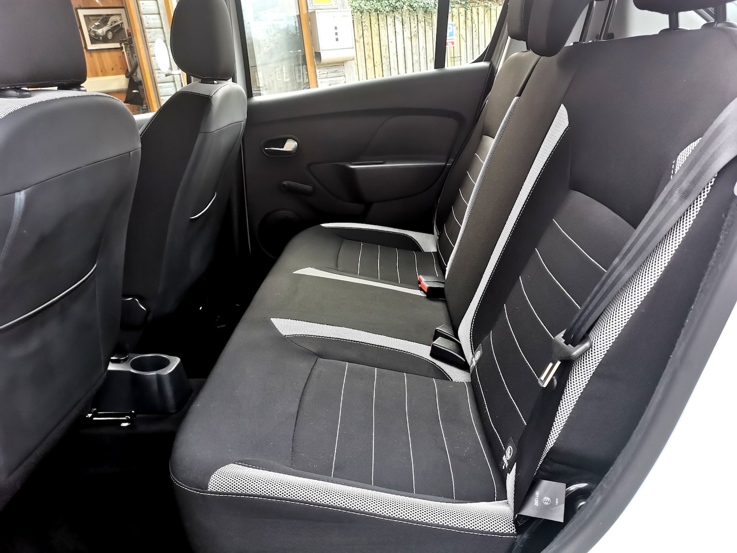 Used Dacia Sandero Stepway 2017 for sale - 77822526: Photo 10