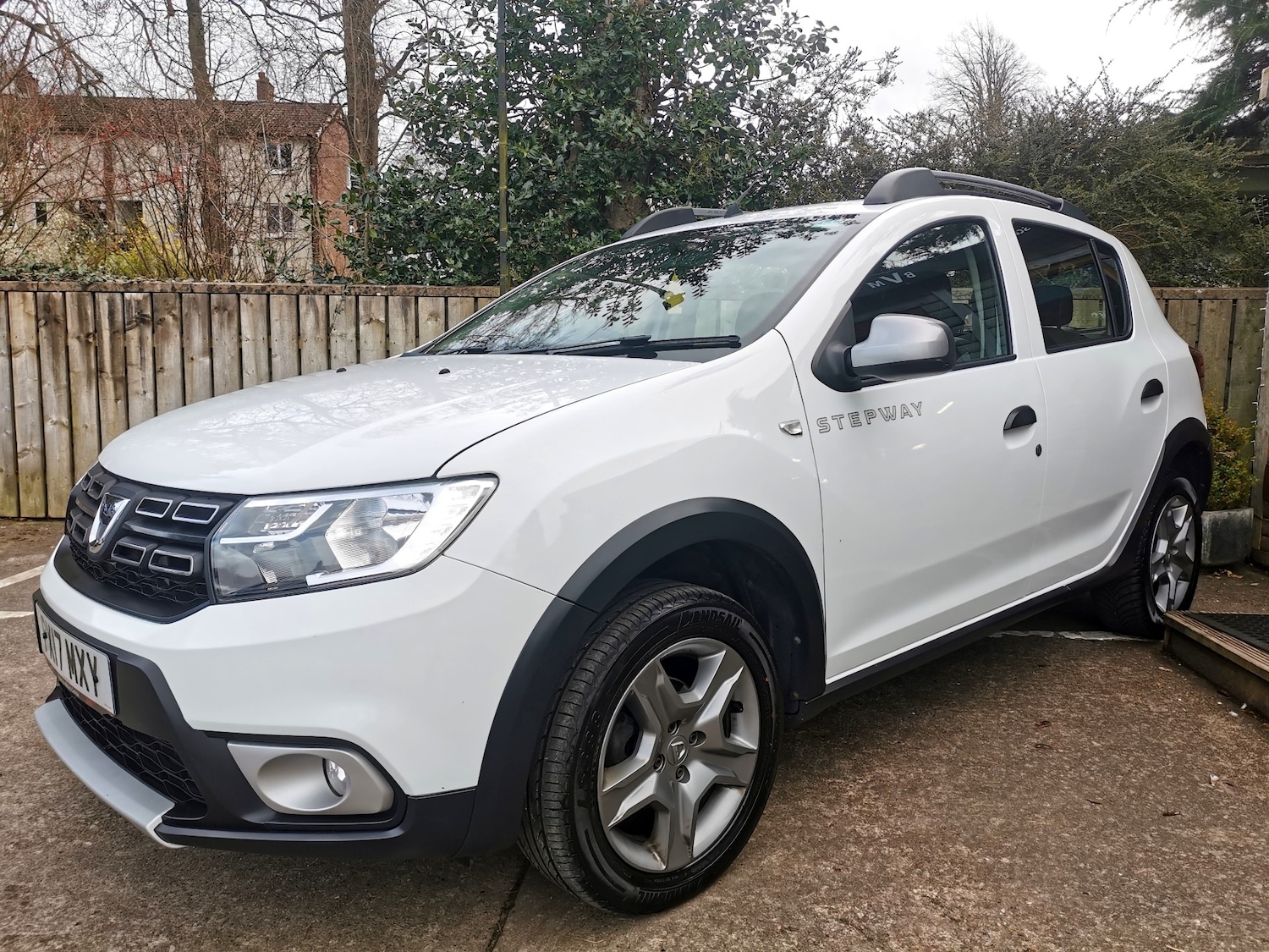 Used Dacia Sandero Stepway 2017 for sale - 77822526: Photo 2