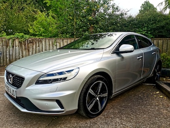 Used Volvo V40 2019 for sale - 78829556: Photo