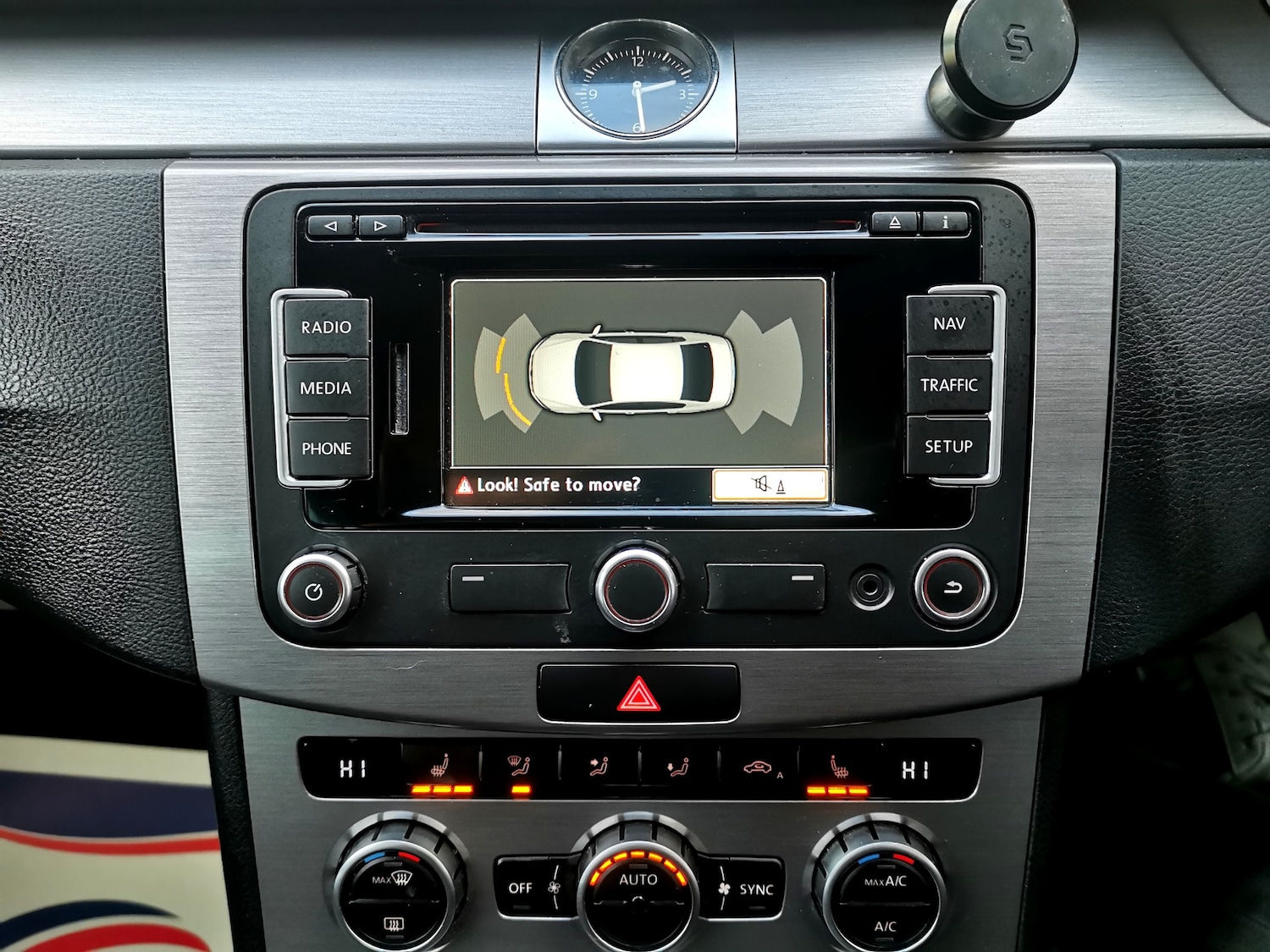 Used Volkswagen Passat 2014 for sale - 77015001: Photo 11