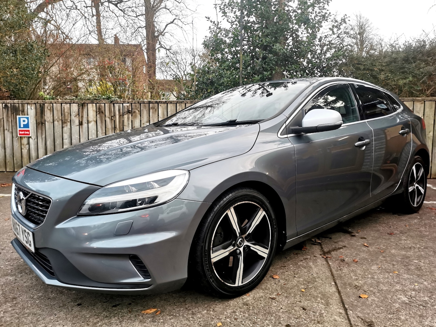 Used Volvo V40 2017 for sale - 76656529: Photo 2
