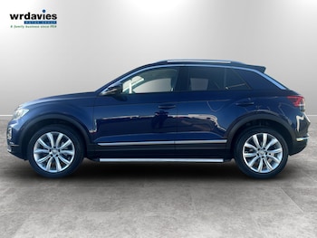 Used Volkswagen T-Roc 2018 for sale - 77877532: Photo
