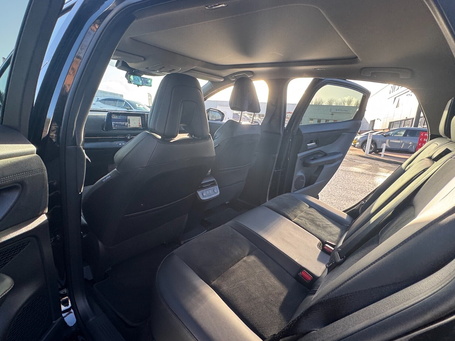 Used Nissan ARIYA 2025 for sale - 76881832: Photo 17