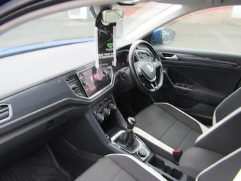 Used Volkswagen T-Roc 2019 for sale - 77483039: Photo