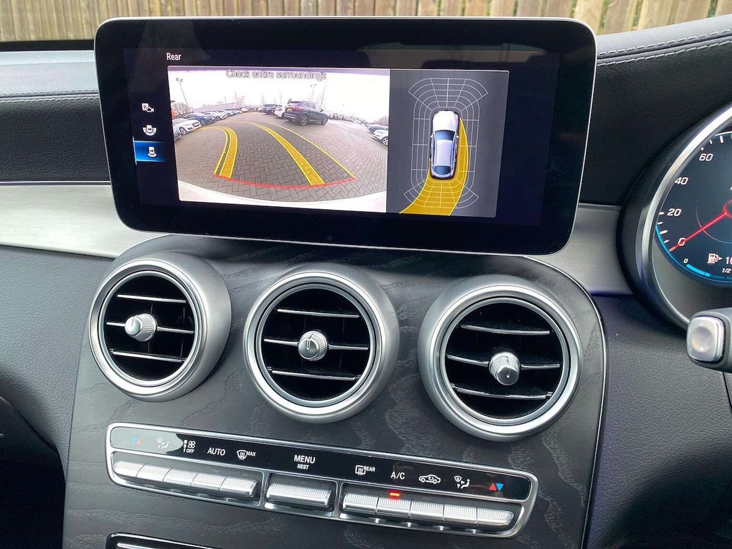 Used Mercedes-Benz GLC 2023 for sale - 77830493: Photo 23