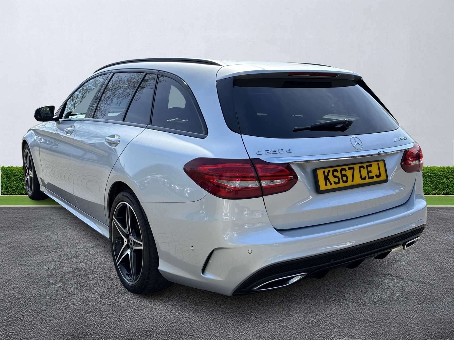 Used Mercedes-Benz C Class 2017 for sale - 78192225: Photo 2