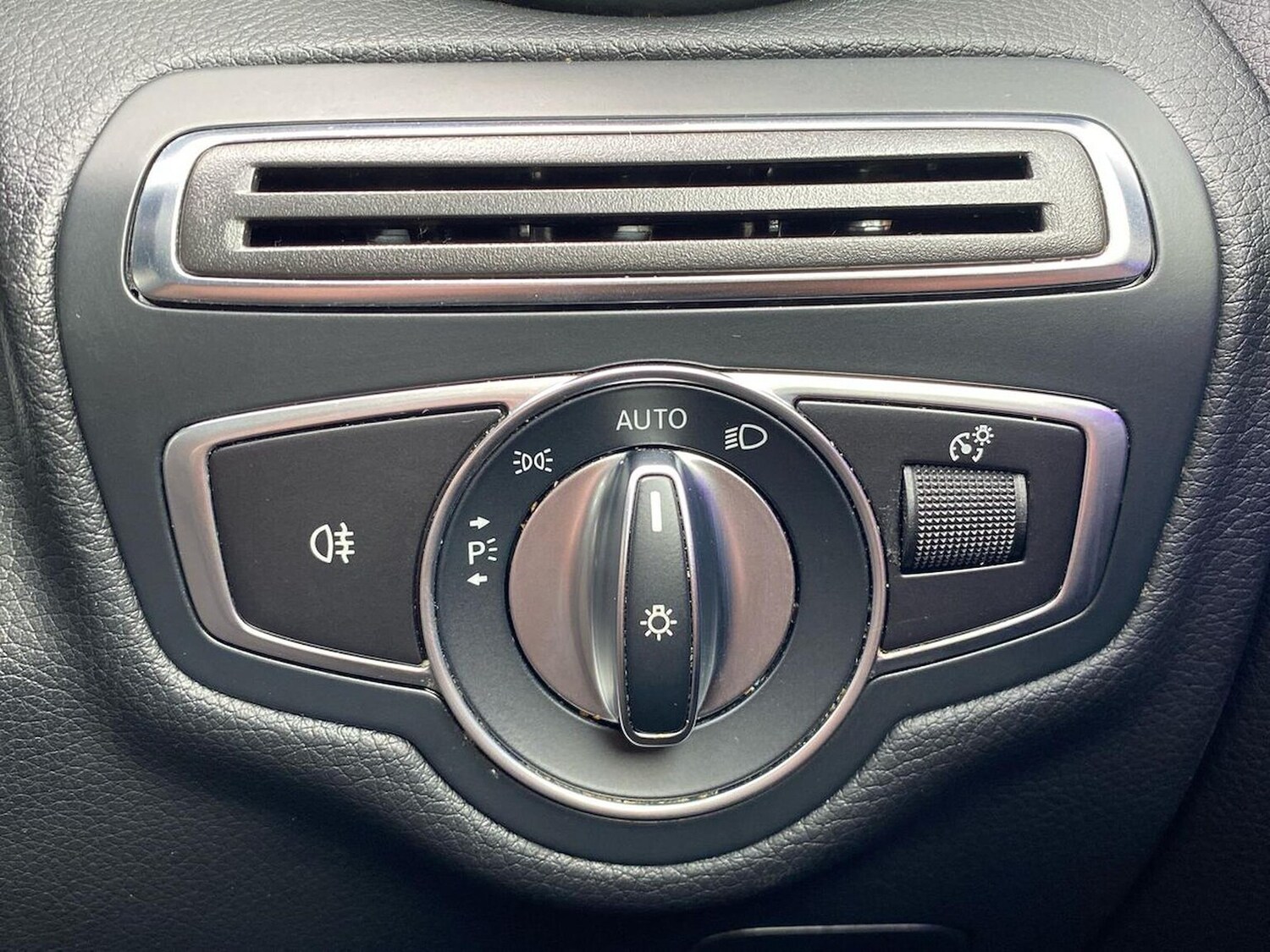 Used Mercedes-Benz C Class 2019 for sale - 76382669: Photo 22