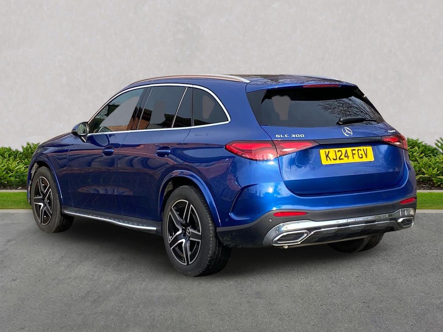 Used Mercedes-Benz GLC 2024 for sale - 76719393: Photo 2