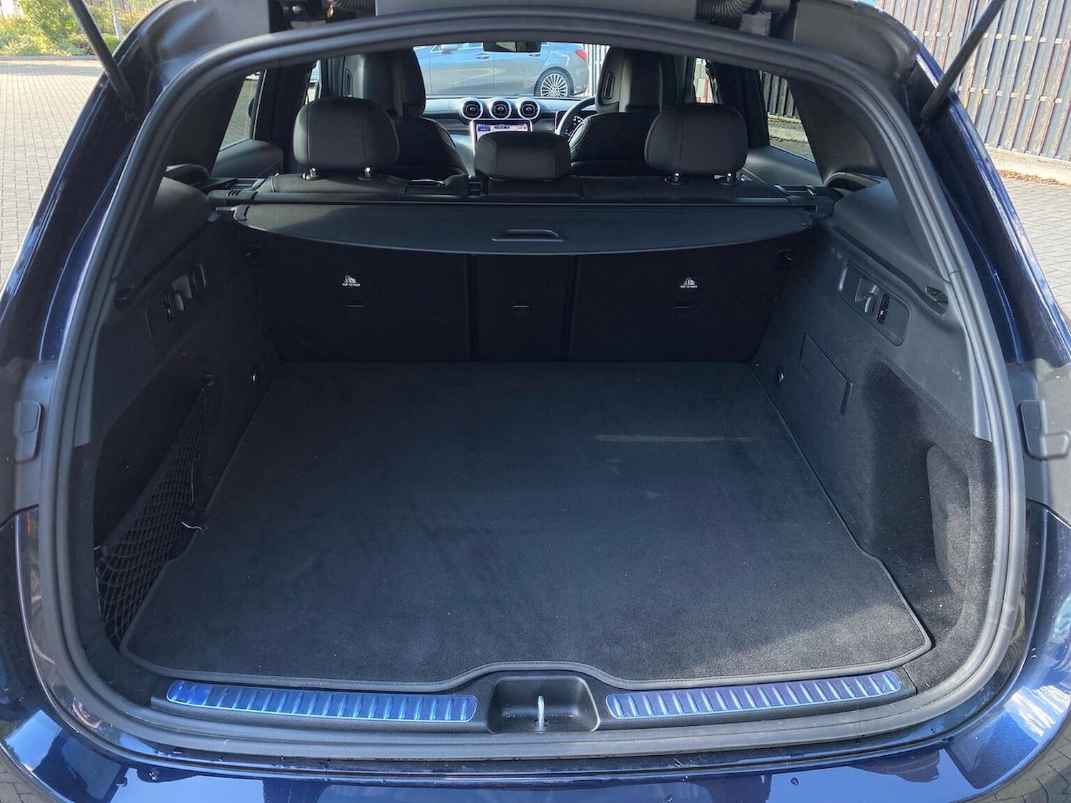 Used Mercedes-Benz GLC 2023 for sale - 76070233: Photo 17
