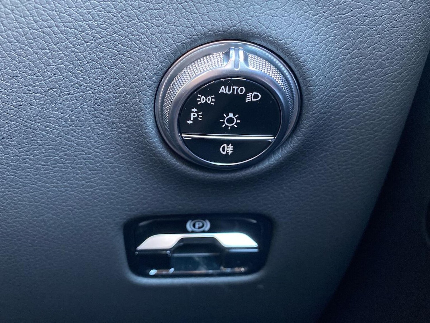 Used Mercedes-Benz GLC 2023 for sale - 76070233: Photo 22